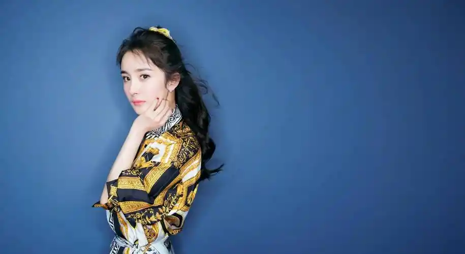 原创杨幂10个拍照姿势学起来日常就能拍好看的人像美照