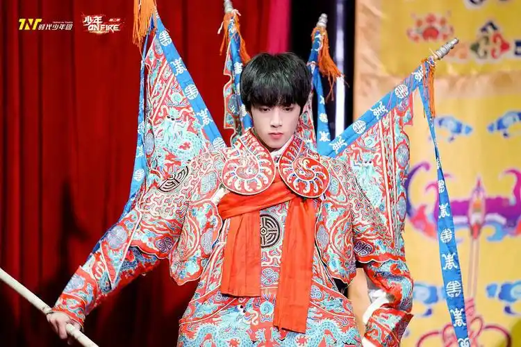 时代少年团 戏服造型