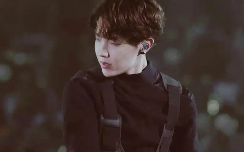 【防弹郑号锡】 dior套装加上绝美特效 引起热议的圈粉视频你不来看看