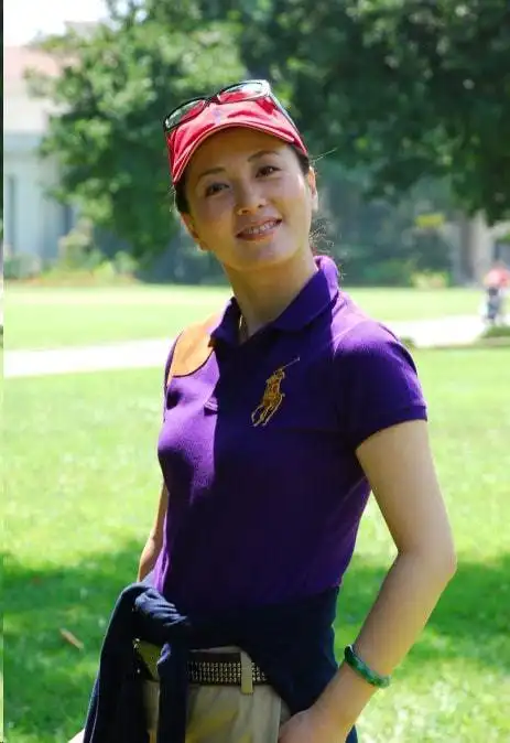 央视主播梦桐曾没钱买出镜衣服现逆袭为央视三大花旦之一