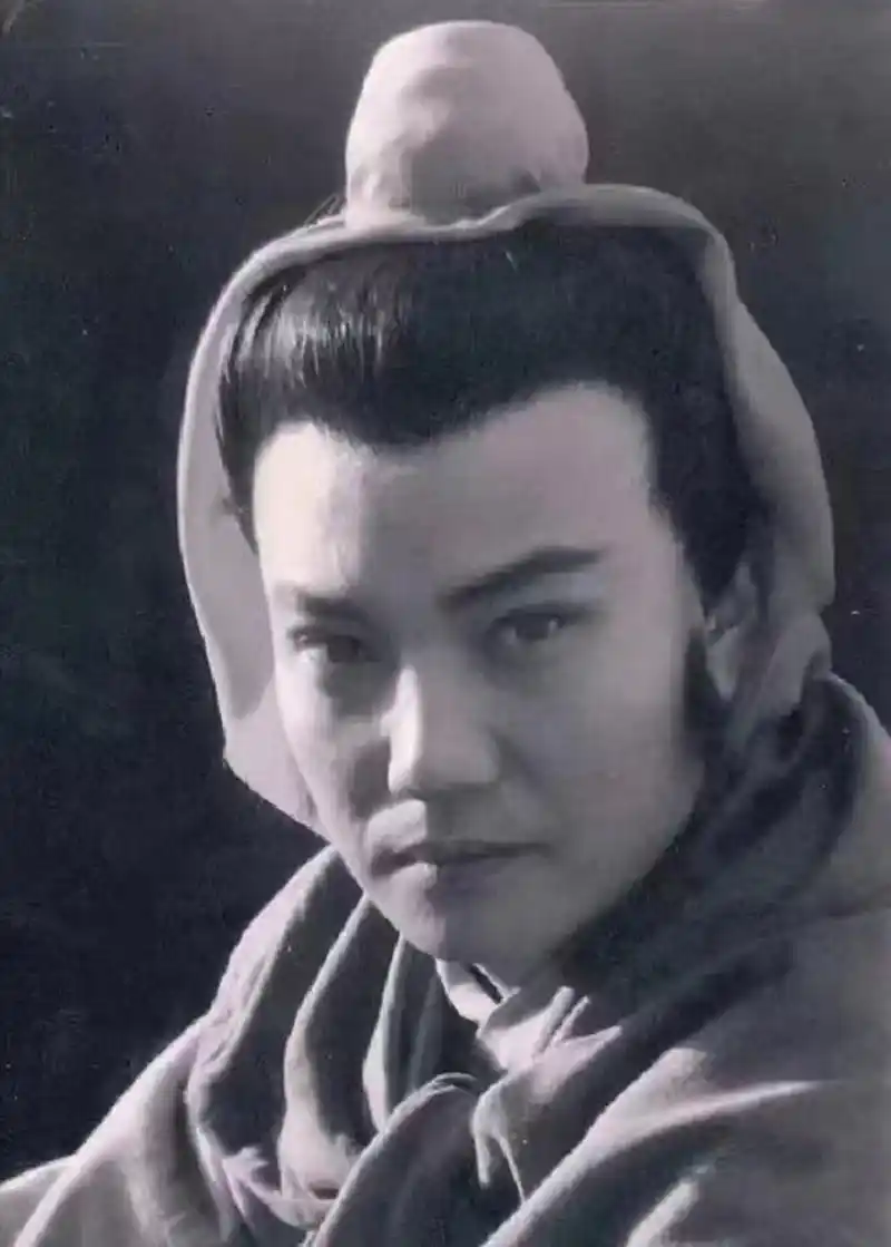 《水浒传》|浪子燕青小乙哥的智慧人生  燕青小乙可以说是众多水浒迷