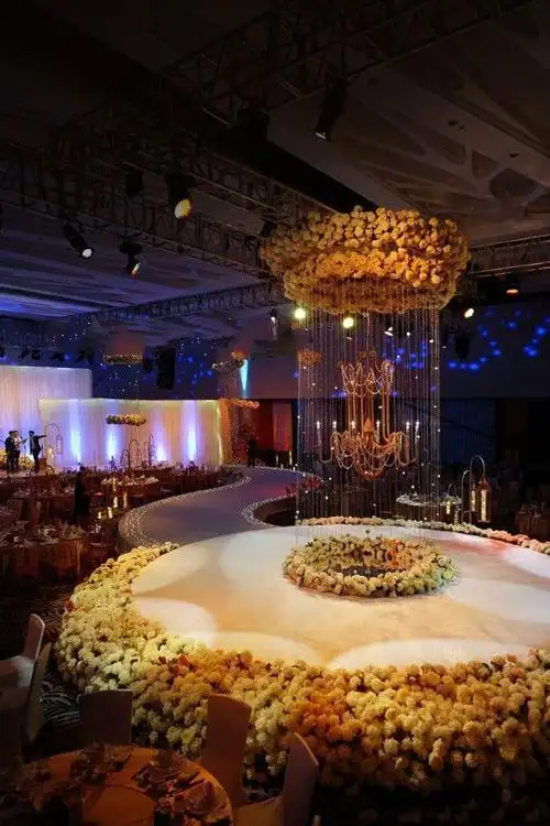 雅而不俗的金色主题婚礼