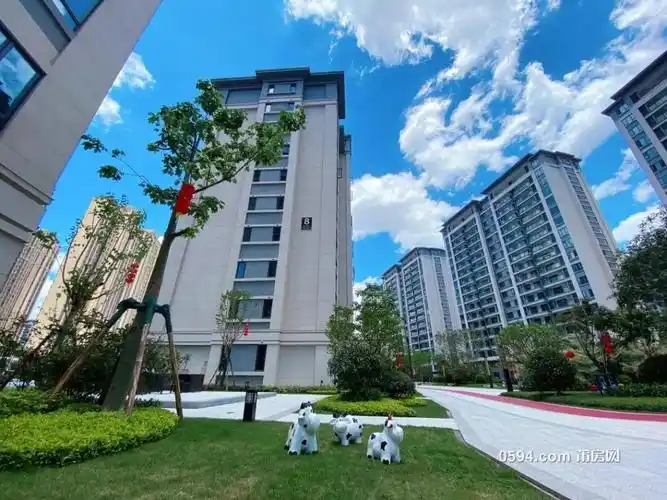 保利紫荆公馆周末交房,小区实景图来一波