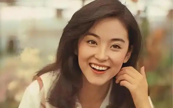 林青霞获了金马奖的终生成就奖,其实以她在影坛的贡献,拿到这个奖也是