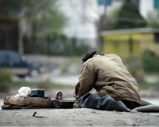 这两年时间为什么乞丐突然"消失"了?三大原因让大家看清真相