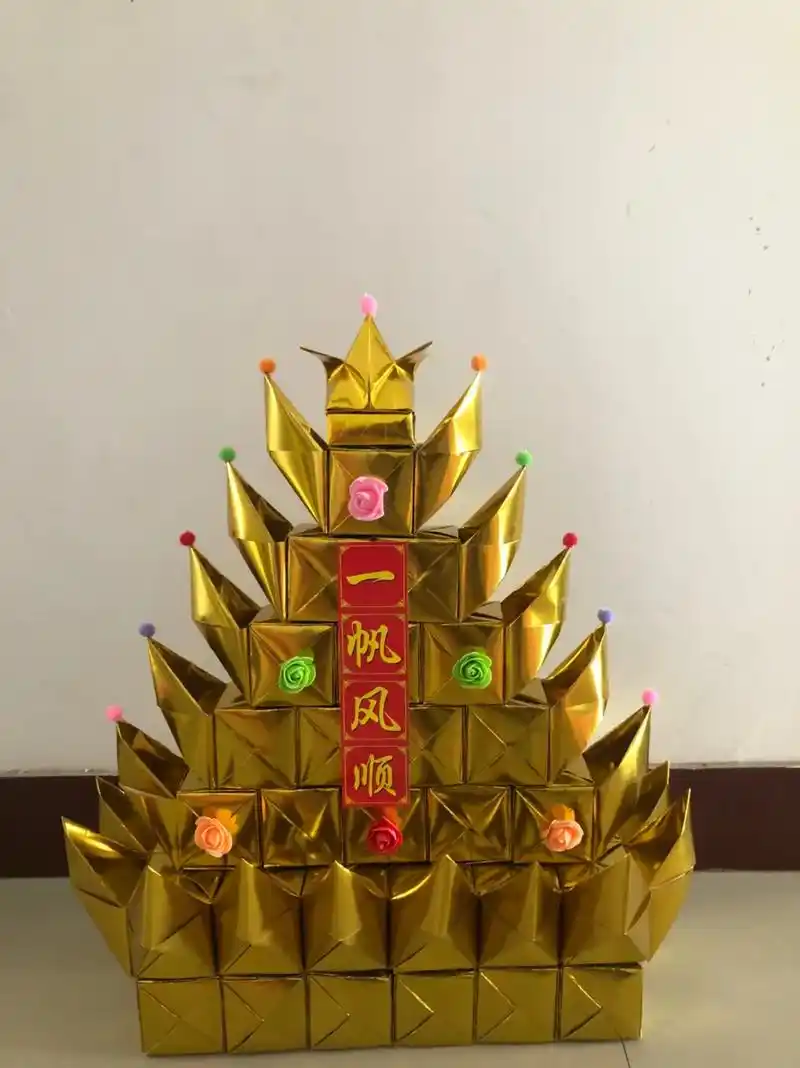 成品展示 #金元宝 #抖音折纸 #手工折纸 需要的请联系: - 抖音