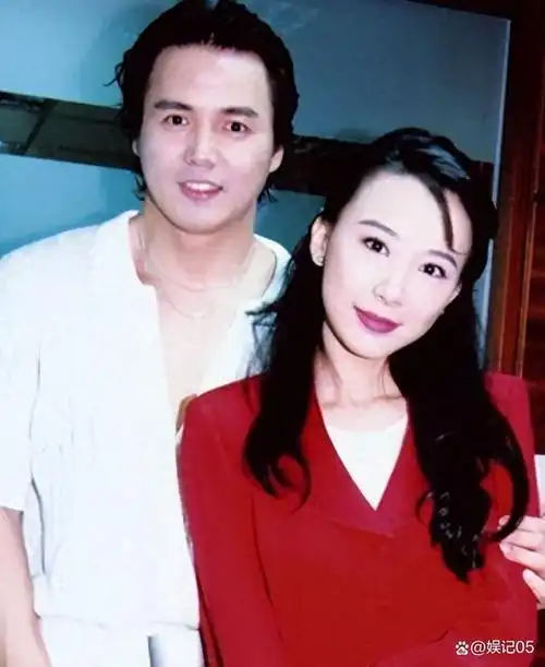 虽然张庭的外貌并非出奇地精致,但她那带着娇羞和妩媚的可爱气质确实