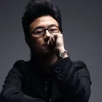 音乐才子摇滚歌手汪峰qq头像_眼神里总透露着些许忧伤