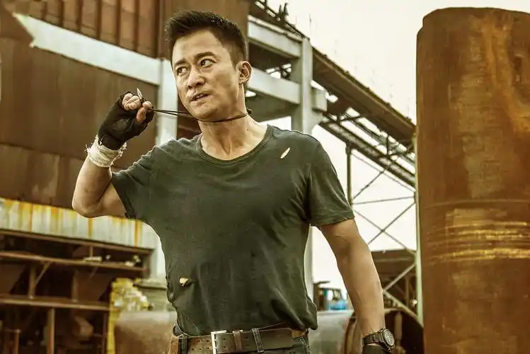 吴京等人塑造的硬汉形象每次都能颠覆当下小鲜肉的女性审美,更是为