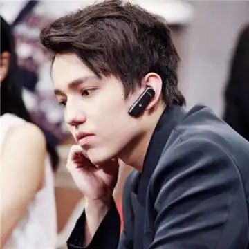 哈萨克斯坦帅哥迪玛希头像高清进口小哥哥我宣你啊