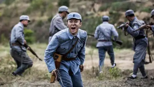 小妮扛枪火热开播李秉润忆苦思甜