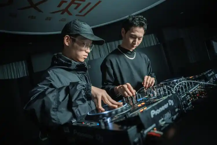 为什么需要 dj打碟, 直接放音乐不就好了? - 知乎