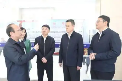 4月2日,国家住房和城乡建设部法规司副司长,一级巡视员曾少华一行到