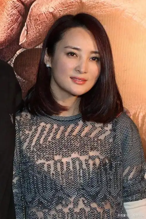 蒋勤勤,这位大家都爱的中国女演员,早早就凭借出色的演技和那清纯的