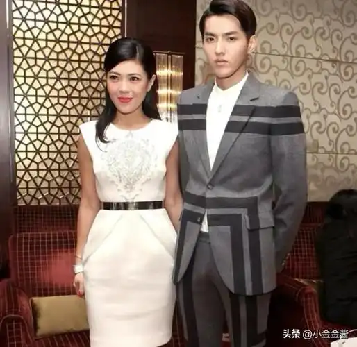 小g娜爆料照片作为芭莎女总裁,苏芒为吴亦凡说话,可能是因为情分,但更