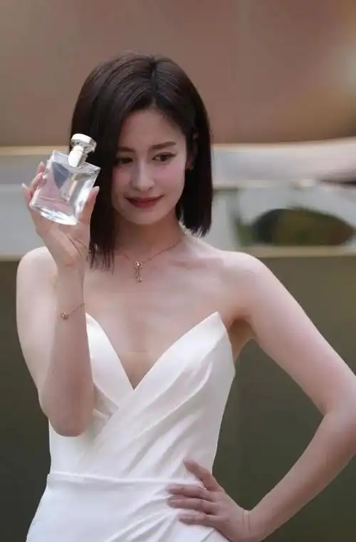 说起颖儿,就不得不说关于婚后夫妻aa制的问题,曾经的她公开表示,自己