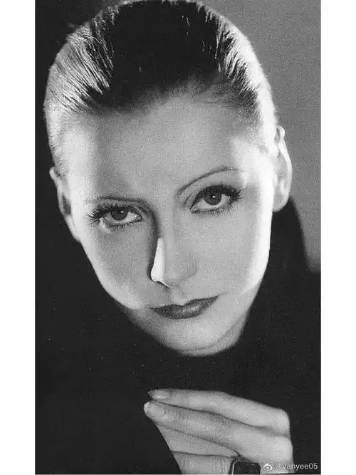 惊艳我一万年葛丽泰嘉宝