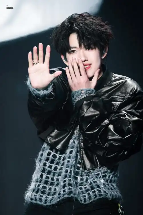 张极雀斑妆##tf家族新年音乐会##张泽禹张极bite me