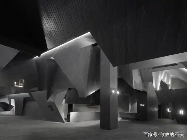 立方体空间——武汉盘龙广场银兴影城