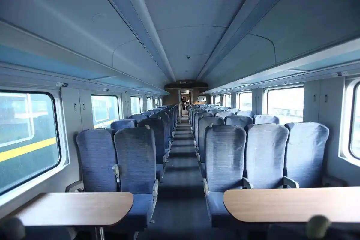 绿巨人复兴号开跑京沪线将逐步替代普速绿皮车