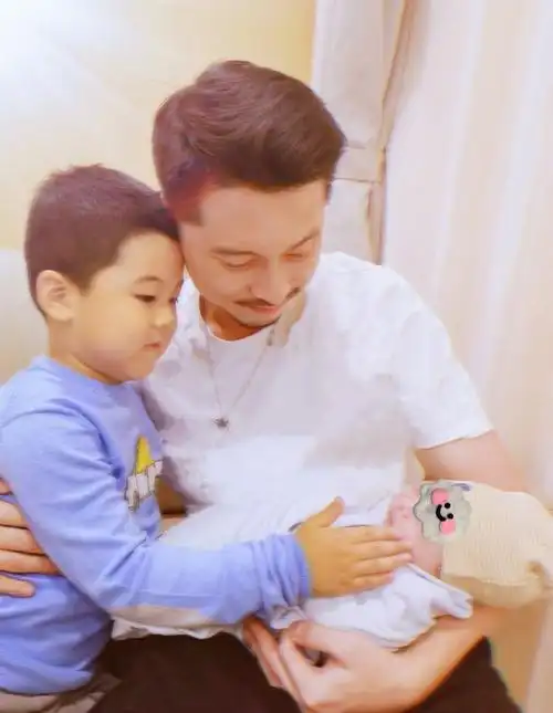 这才是明星夫妻该有的样子:结婚八年无绯闻,今为老公产下二胎|王雷