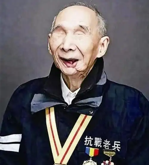 95岁双目失明抗战老兵: 有生之年, 想摸一摸我国先进坦克