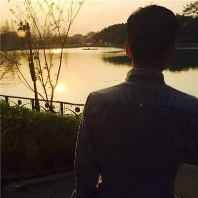 男生背影帅气阳光图片精选 我好想拉着你的手走过这一路,男生头像图片