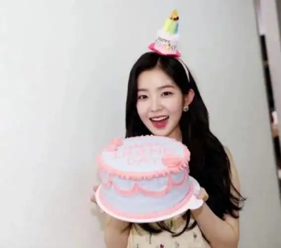 是大气的奔驰女irene069969♀15是对身边人很好的珠泫姐姐