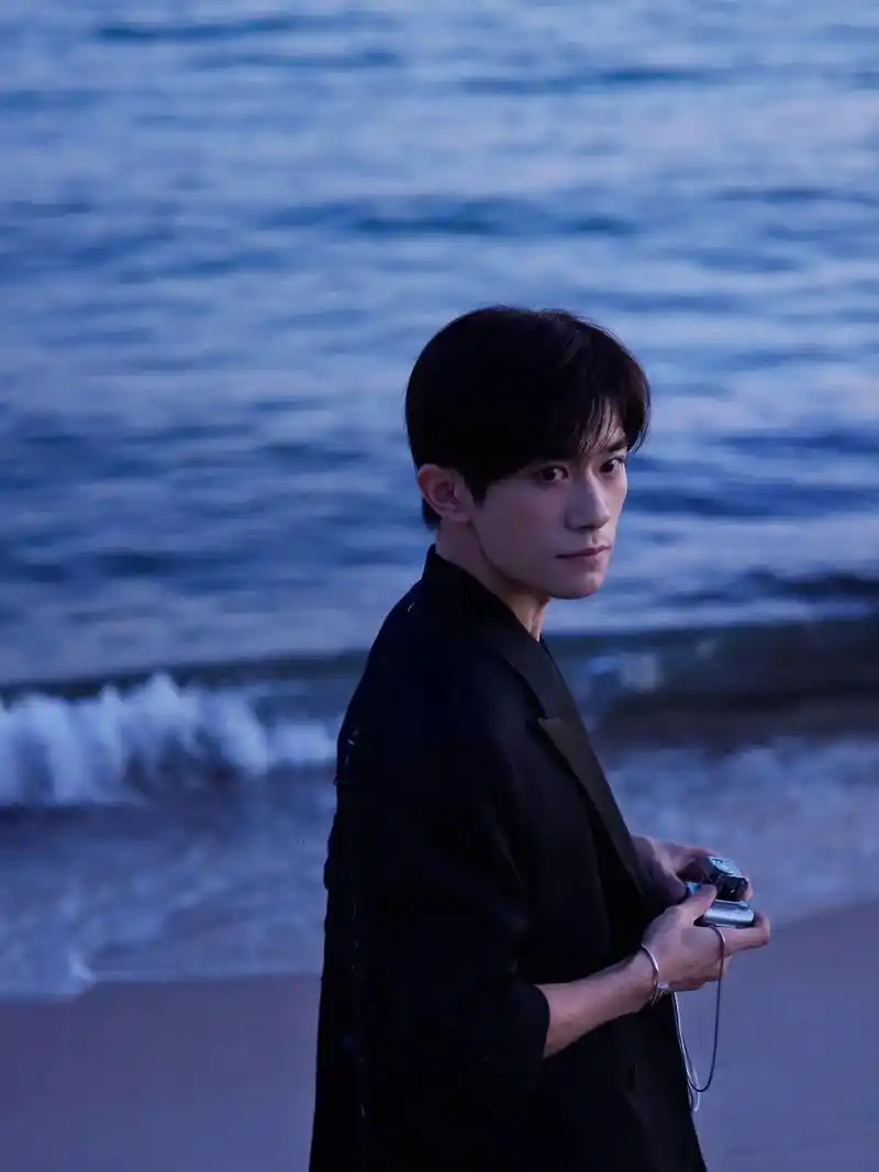 易烊千玺.静待 狂野时代的来临#电影狂野时代 #易烊千玺