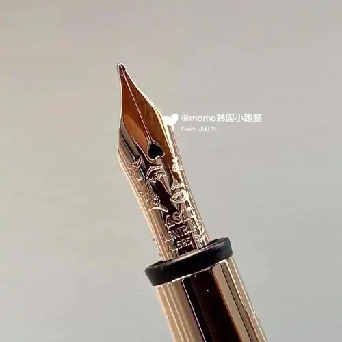 万宝龙白色梦露钢笔