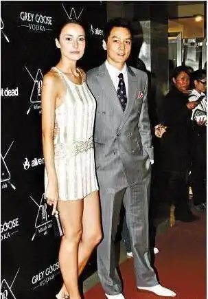 吴彦祖为什么娶了lisa s?看了他这位牛逼前任就懂了!