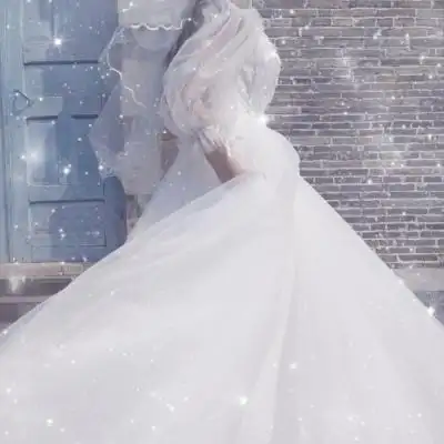 白灏宇微信头像女生婚纱白裙人间只是抹去了脂粉的脸