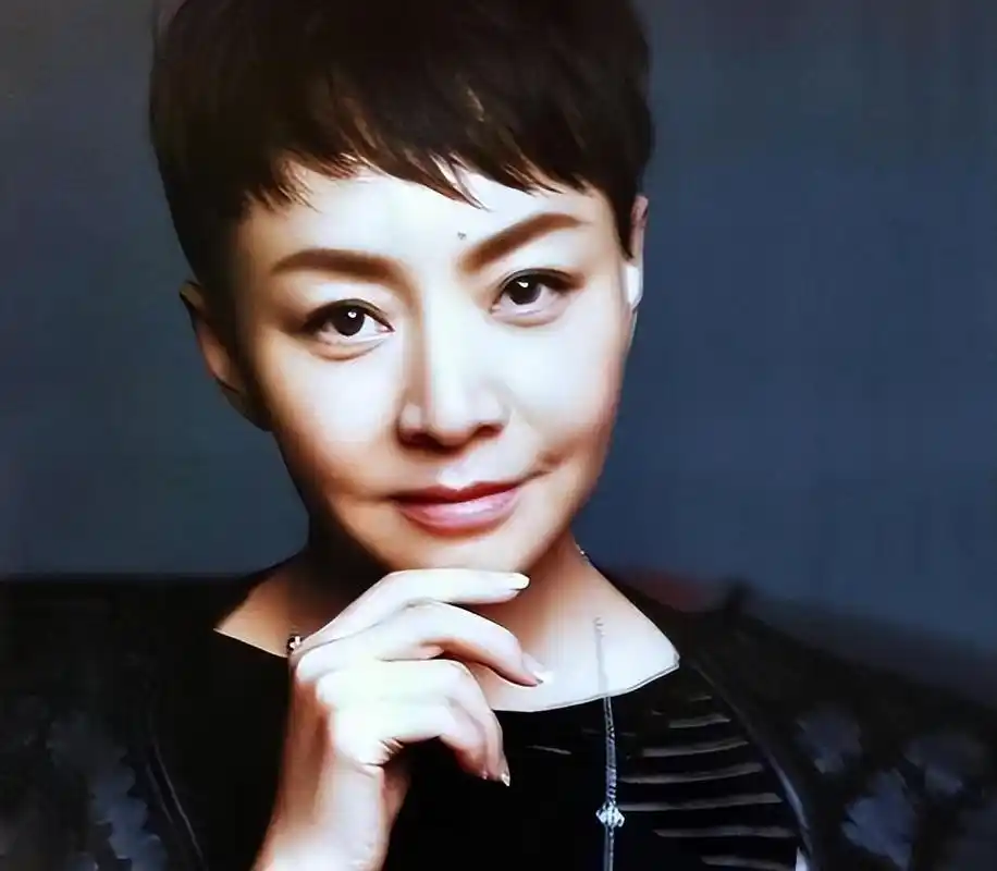 宋丹丹惊曝身世之谜,网友惊呼!