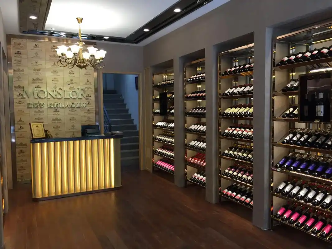 顾客说价格偏贵,导购如何应对?