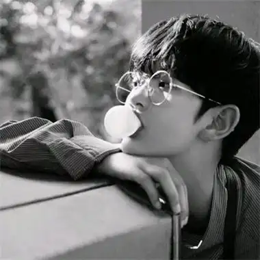 戴眼镜男人头像图片成熟霸气 眼镜男图片真实帅气_男生头像_美头网