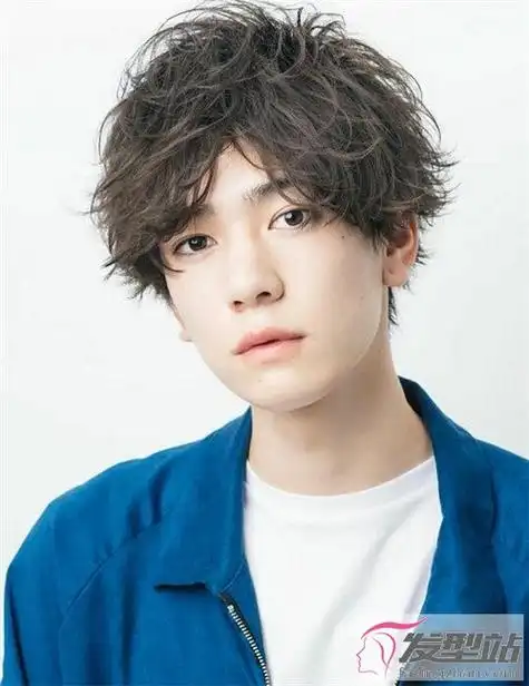 帅气空气感男生烫发 定位烫纹理烫时髦无比_发型站_最新流行发型设计