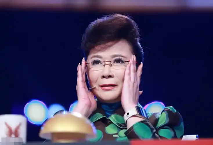 回顾丁丁36岁仍未婚蔡明逼婚太心急竟险些逼成母子抑郁