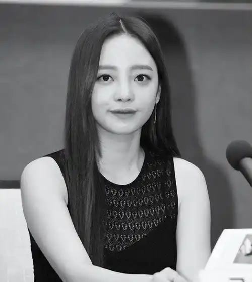 那时候,具荷拉家中突然闯入了不速之客,两名男子神不知鬼不觉地顺走了