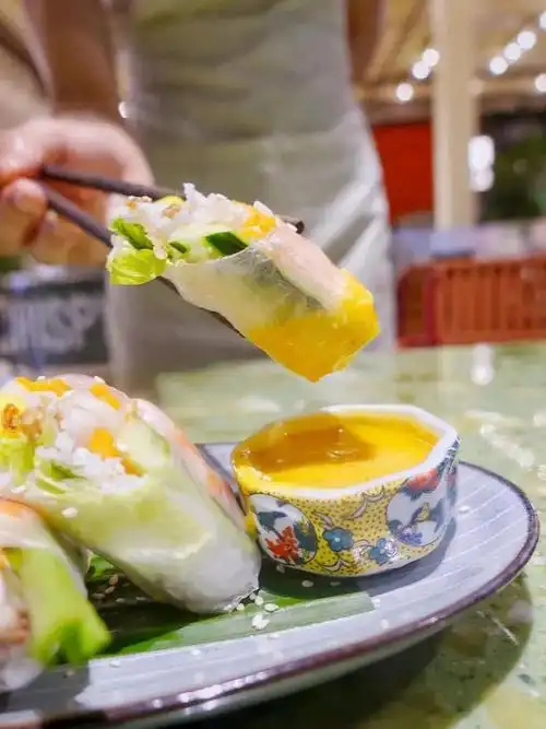 赤橙黄绿青蓝紫,占全了|广东|越南粉|特色美食|西安咸阳国际机场_网易