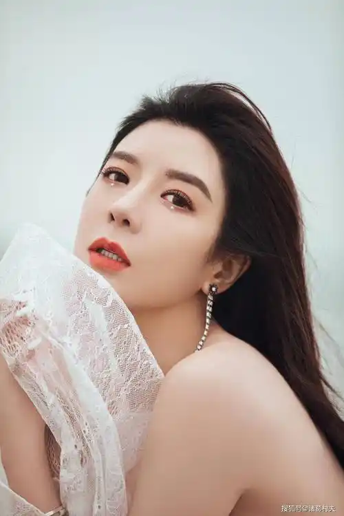 性感得让人窒息!周韦彤写真赏_观众_时尚_角色