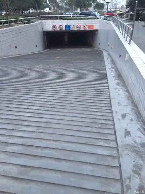 手动模式之下坡无用地下车库篇