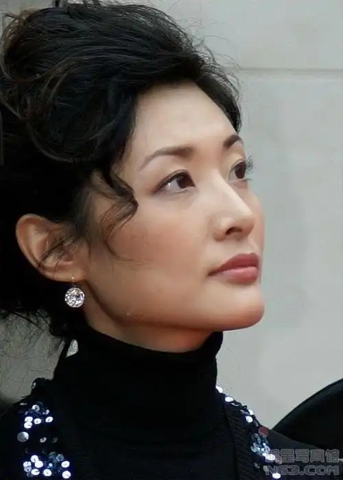 周涛写真-695x973.130k.大图-明星写真馆n63.com