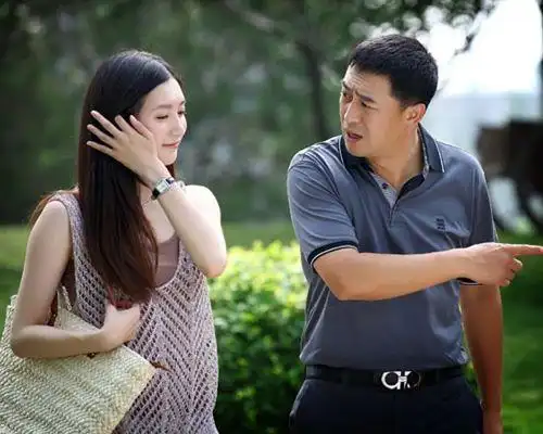 杨树,张嘉译,一仆二主