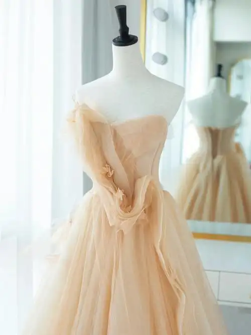 有着浪漫可人的香槟色婚纱南京婚纱