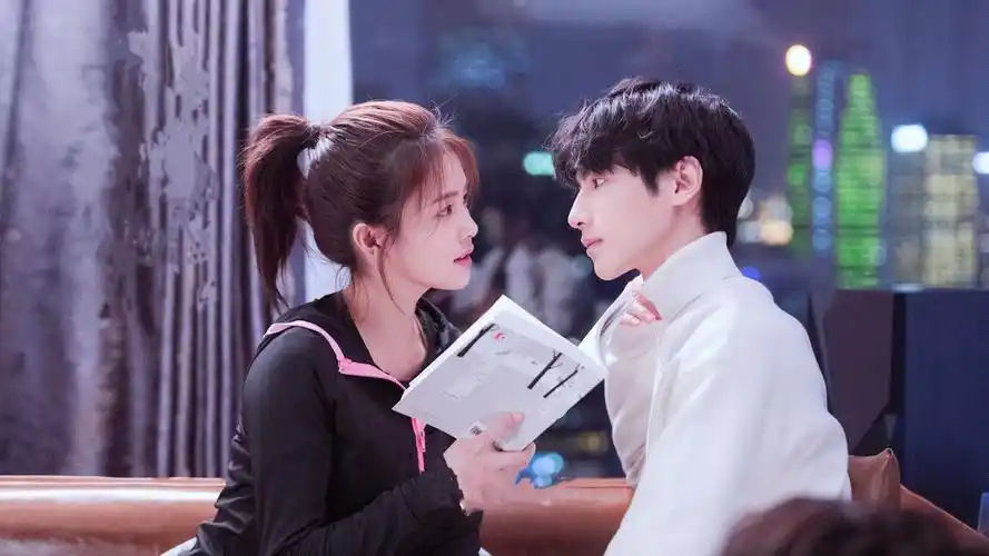 《半是蜜糖半是伤》,甜剧界的又一匹黑马,十年暗恋,甜蜜不减_袁帅