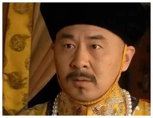 陈宝国在《大明王朝1566》中的嘉靖皇帝也是一位令人叹为观止的表演者