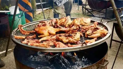 看看非洲人吃饭,你会吃吗?