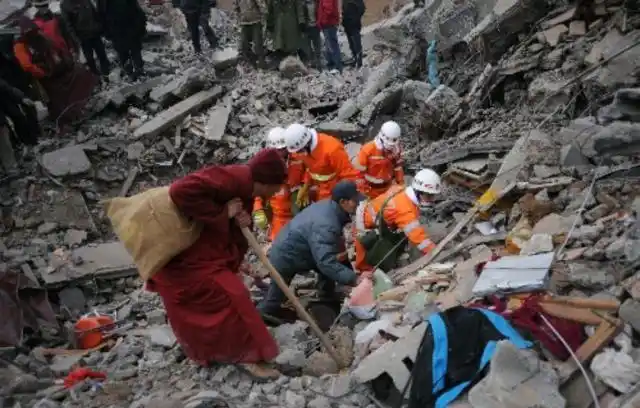 4月14玉树大地震的感人故事