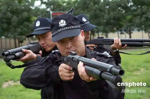 图中国地方特警实战练兵