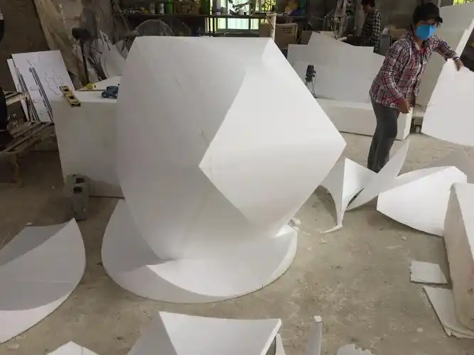 来宾玻璃钢烤漆绣球雕塑制作项目